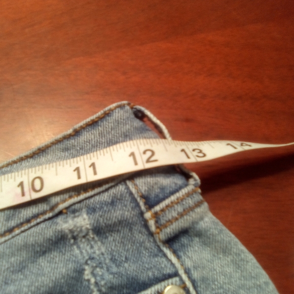 KENDALL +KYLIE SHORT JEAN - Picture 5 of 8